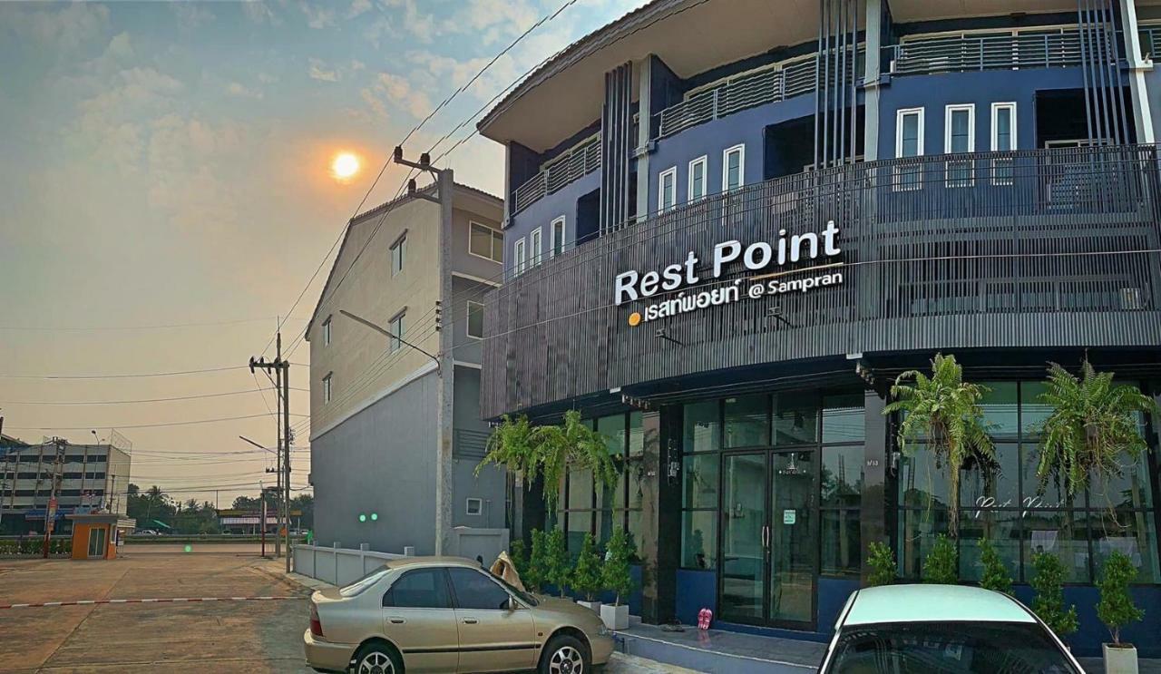 Rest Point Sampran Albergue Nakhon Pathom Exterior foto